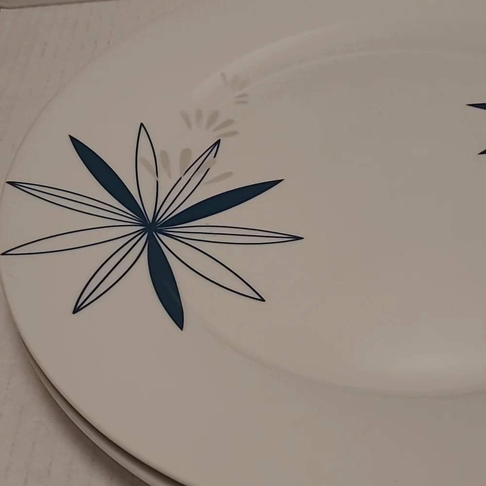 Pair of Pier 1 Kui Hua Plates